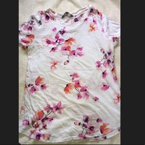 Flower shirt 🌸🌹